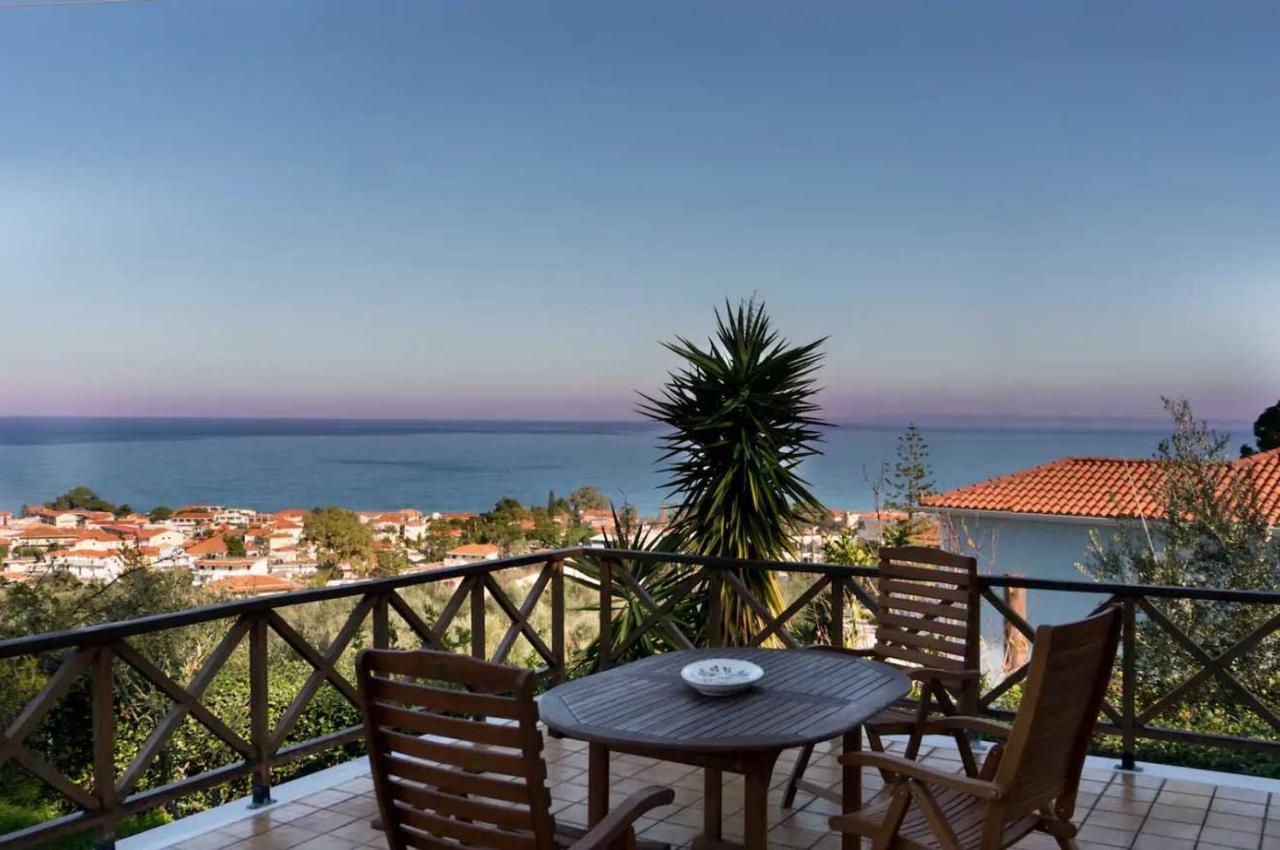 Mitsa With Stunning View On The Hill Feriehus Argassi